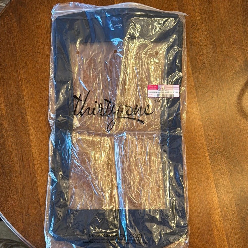 Thirty-One Navy Deluxe Top a Tote